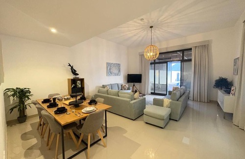Sharm Villa | Luxury 3BR Villa with Majlis, Marina & Mountain View, Sleeps 9, Al Dana Villa