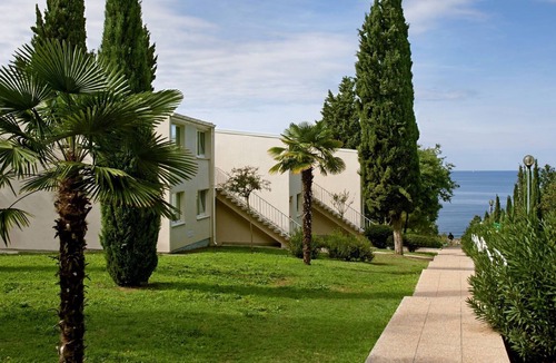 Frata Apartment | Luxury apartment 2.5km from historic Porec