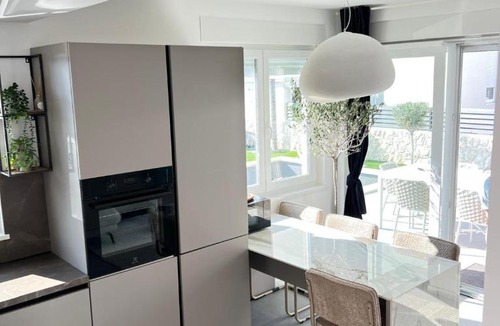 Zrce Apartment | Luxury apartment Black Pearl Beluga with private Pool and Jacuzzi