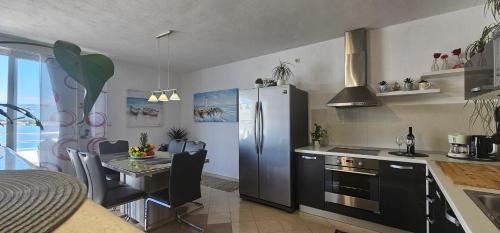 Mastrinka Apartment | Luxury apartment MaLea with jacuzzi and sauna, by the sea