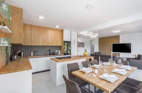 Funtana Apartment | Luxury Apartment Matic II with Shared Pool and Balcony Nr.2