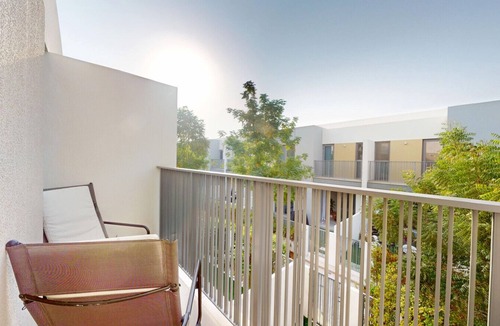 Dubai House | Luxury Comfort 2 Bed Villa l Private Garden,Garage