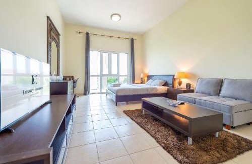 Discovery Gardens Apartment | Luxury Escapes - Stylish Studio in DG near to Mall & Metro - KSLV