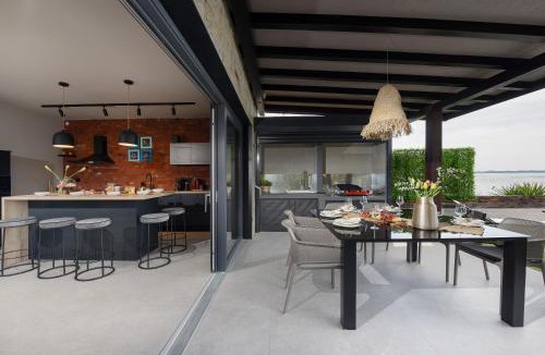 Zdrelac Villa | Luxury Feel Good House by the Sea with the Pool