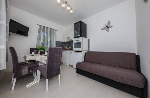 Kastel Sucurac Villa | Luxury private villa complex with pool and jacuzzi