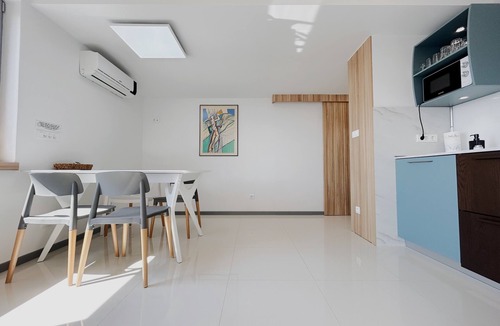Zambratija Apartment | Luxury Sea-View Stay near Sandy Beach