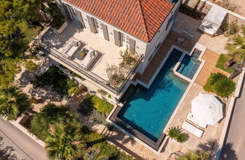 Slatine Villa | Luxury Seafront Villa Sensation Ciovo with Pool