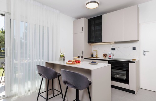 Draga Bascanska Apartment | Luxury suite Ani with jacuzzi