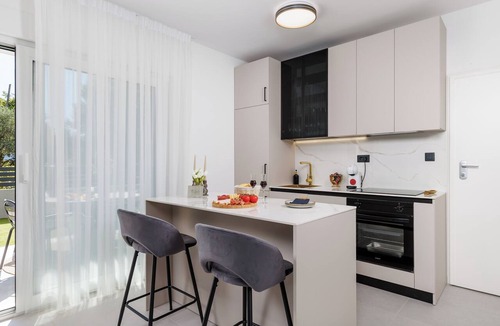 Draga Bascanska Apartment | Luxury suite Ani with jacuzzi