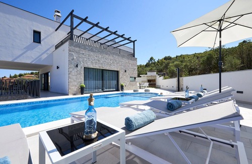 Arbanija Villa | Luxury Villa Cor Mare with Pool