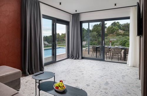 Podstrana Villa | Luxury Villa David's two heated pools 38m2 bbq Seaview