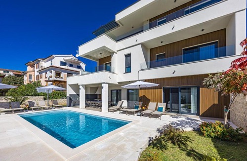 Premantura Villa | Luxury Villa del Sol - heated Pool & Hot tub