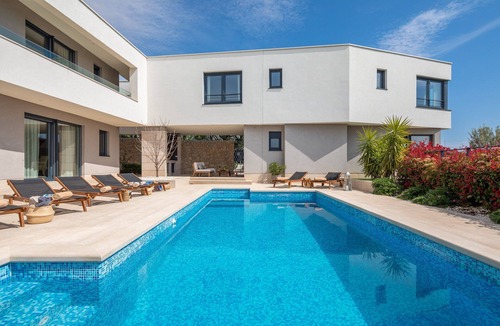 Kastel Sucurac Villa | Luxury Villa Encanto with Heated Pool
