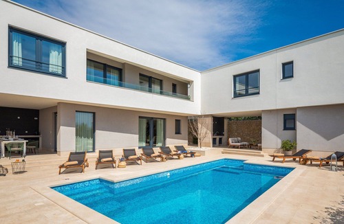 Kastel Sucurac Villa | Luxury Villa Encanto with Heated Pool