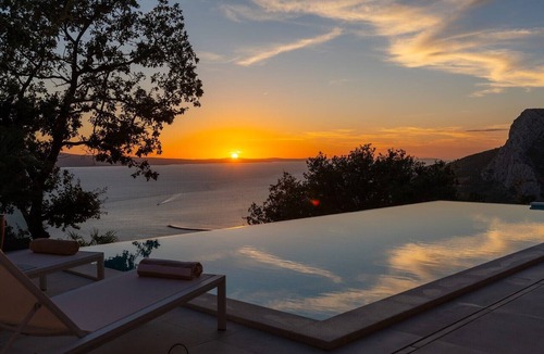 Borak Villa | Luxury Villa La Mirada