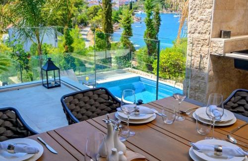 Necujam Villa | Luxury Villa Raquel Šolta with pool & gym steps from the sea