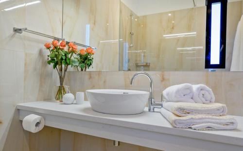 Necujam Villa | Luxury Villa Raquel Šolta with pool & gym steps from the sea