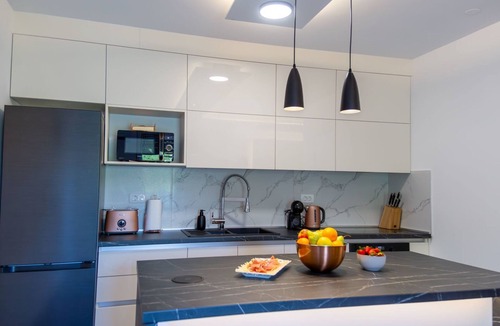 Znjan Apartment | Luxus-Wohnung Riela by Interhome