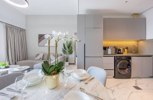 Dubai Apartment | Magnificent 1 Bed l 10 minutes drive to Dubai Mall