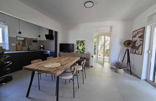 Rudina Cottage | Mai's Cottage - Lovely Cottage with Garden and Swimming Pool