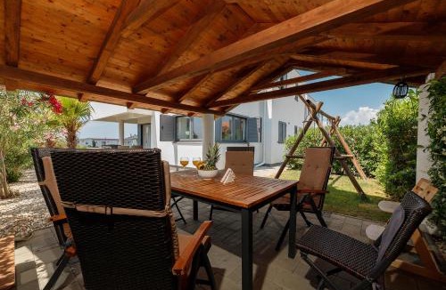 Privlaka Apartment | MALO Ferienvilla Privlaka, Pool, Boje, WI-FI, Wallbox