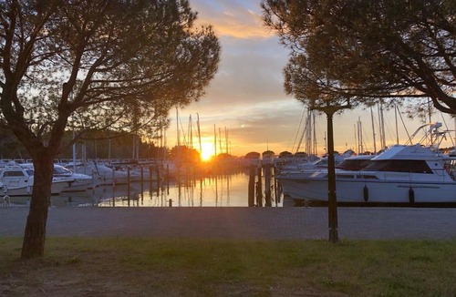 Piran House | MARINA PEARL - Serene Seafront Retreat with Jacuzzi on Rooftop Terrace, Hausboot