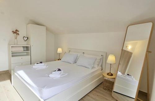 Vrboska Apartment | Maris Sea View Apartment