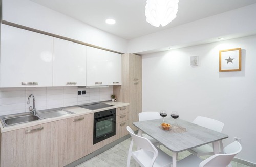 Molunat Apartment | Mata Family Apartments - Deluxe Two bedroom Apartment with Terrace and Sea View
