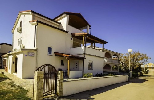 Vir Apartment | Matanovi Dvori by Interhome