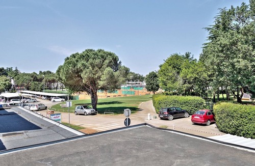 Katoro Apartment | Mediterranean apartment just 300 metres from the beach - dog-friendly