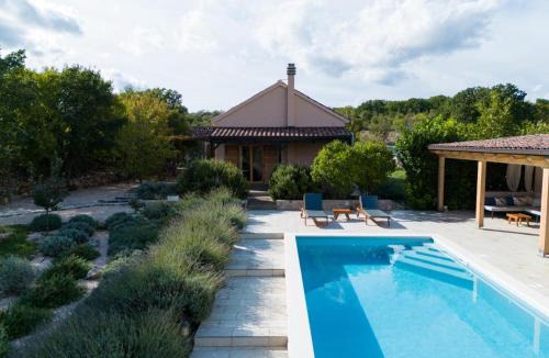 Klis House | Mediterranean Countryside Retreat