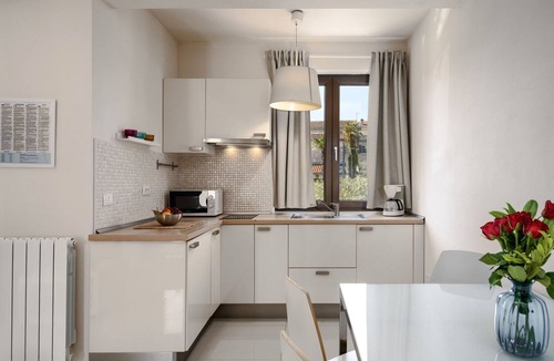 Funtana Apartment | Mediterranean flat with saltwater pool, jacuzzi and only 100 metres to the beach