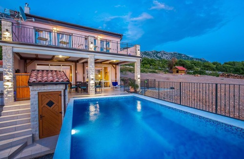 Jablanac House | Meerblick Ferienvilla Haus Lucija mit Pool by Interhome