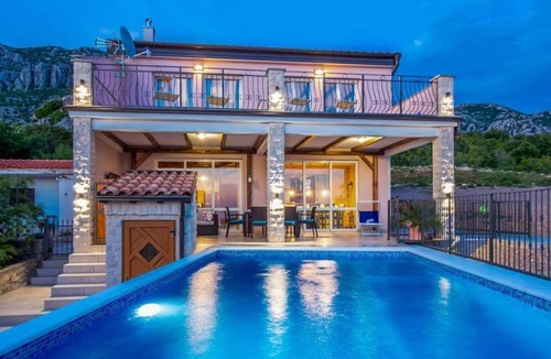 Jablanac House | Meerblick Ferienvilla Haus Lucija mit Pool by Interhome