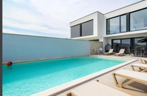 Valica House | Melanie