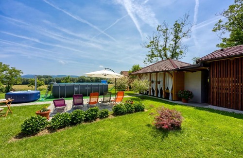 Crnomelj House | Merry's House w/Pool & Sauna - Happy Rentals