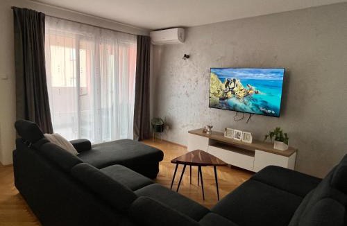 Istok Apartment | Mia