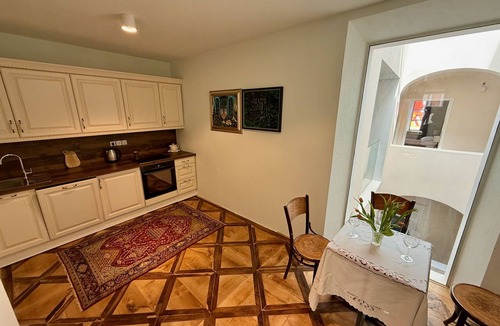 Ljubljana City Centre Apartment | Mini-Teater Suites - sleeps 18 guests in 8 bedrooms