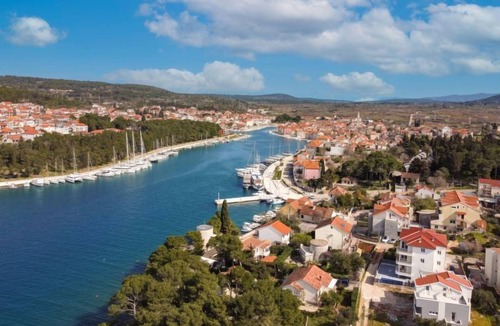 Stari Grad Apartment | Mirroni by Interhome