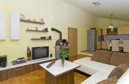 Zrnovnica Apartment | mit Privatparkplatz by Interhome