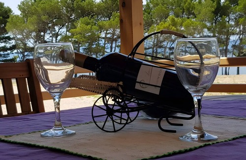 Zivogosce House | Mobile Home 'Kućica Br. 1 Crvena' with Sea View, Wi-Fi and Air Conditioning
