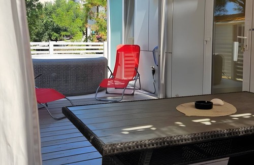 Blato House | Mobile Home 'Kućica Br. 4 Žuta' with Sea View, Wi-Fi and Air Conditioning