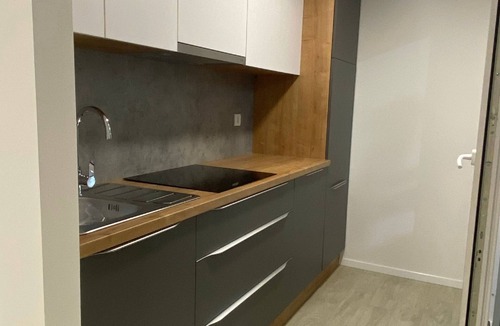 Drage House | Mobile home with private covered terrace