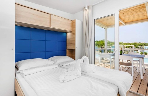 Omisalj House | Mobile Homes in Camping Omisalj, island Krk, with swimmingpool