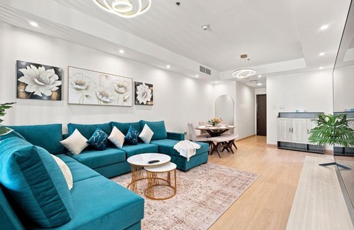 Jadaf Apartment | Modern 1BR Al Jaddaf Metro Spacious Sleeps 4 to 5