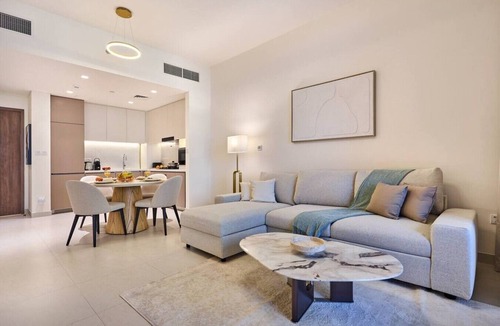 Dubai Sports City Apartment | Modern 1BR | Golf Views | Vista Dubai Sports City