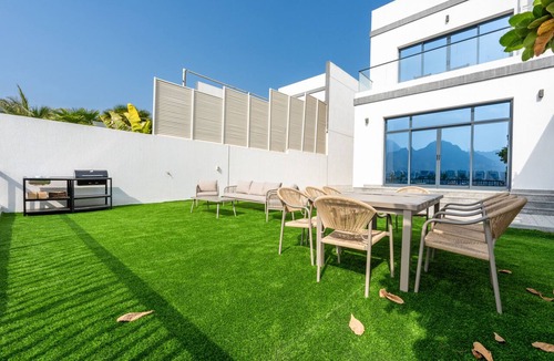 Sharm Villa | Modern 4BR Plus Assistant and Driver's Room with Sea and Mountain Views, BBQ, Spacious Garden