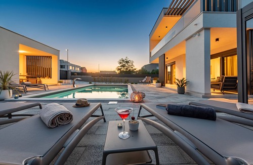 Bibinje House | Modern 4BR Private Villa - Heated Pool, Jacuzzi, Gaming Room