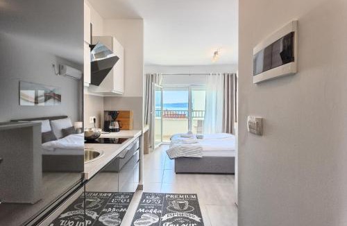 Kastel Stafilic Apartment | Modern apartments with sea view 150 meters to beach