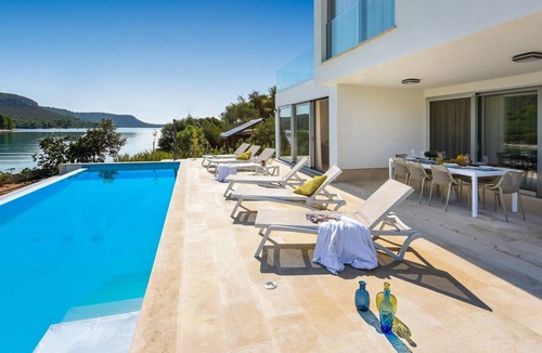 Kali Villa | Modern Villa InBlue, on the Island of Ugljan